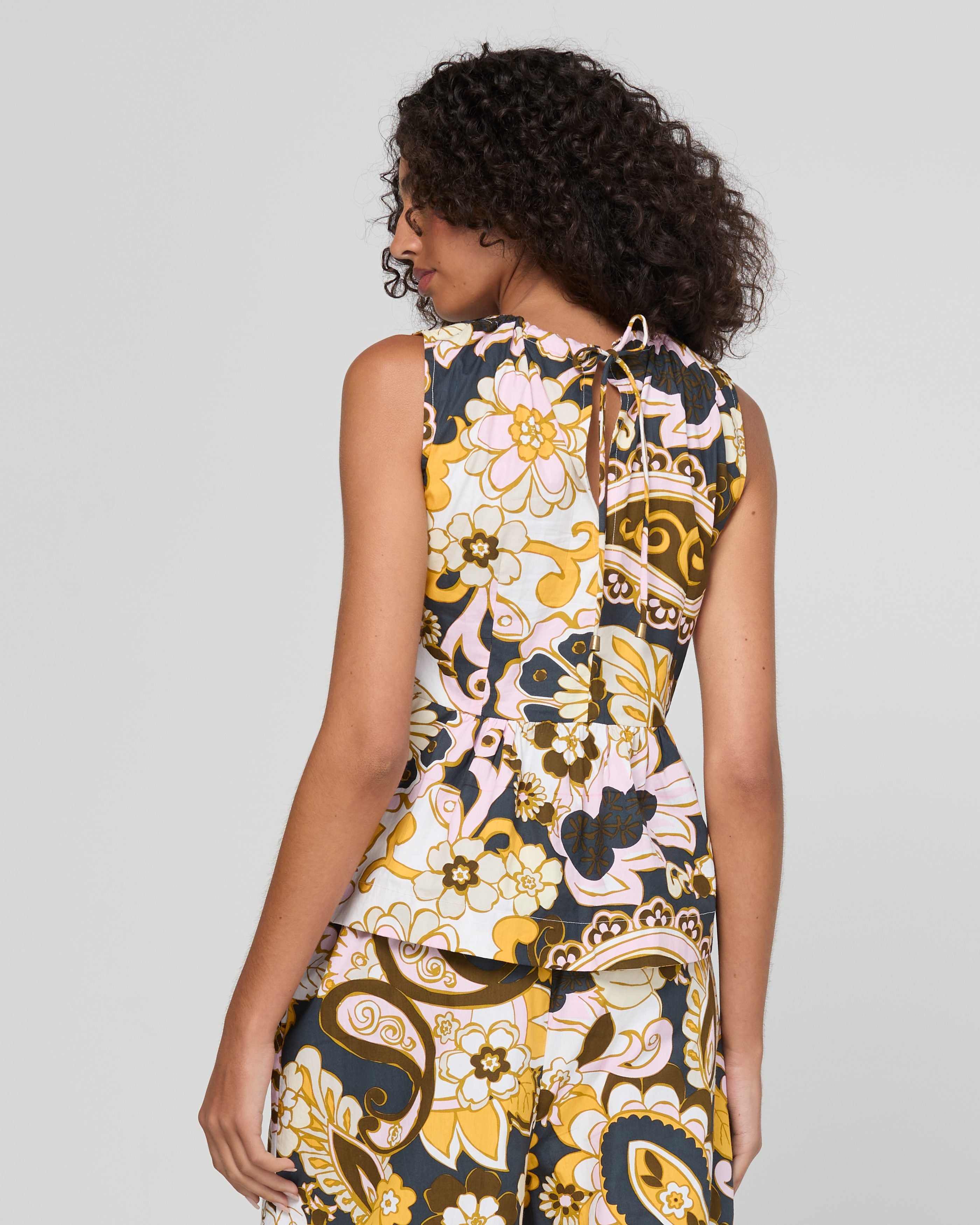 Carmen Top - Thema
