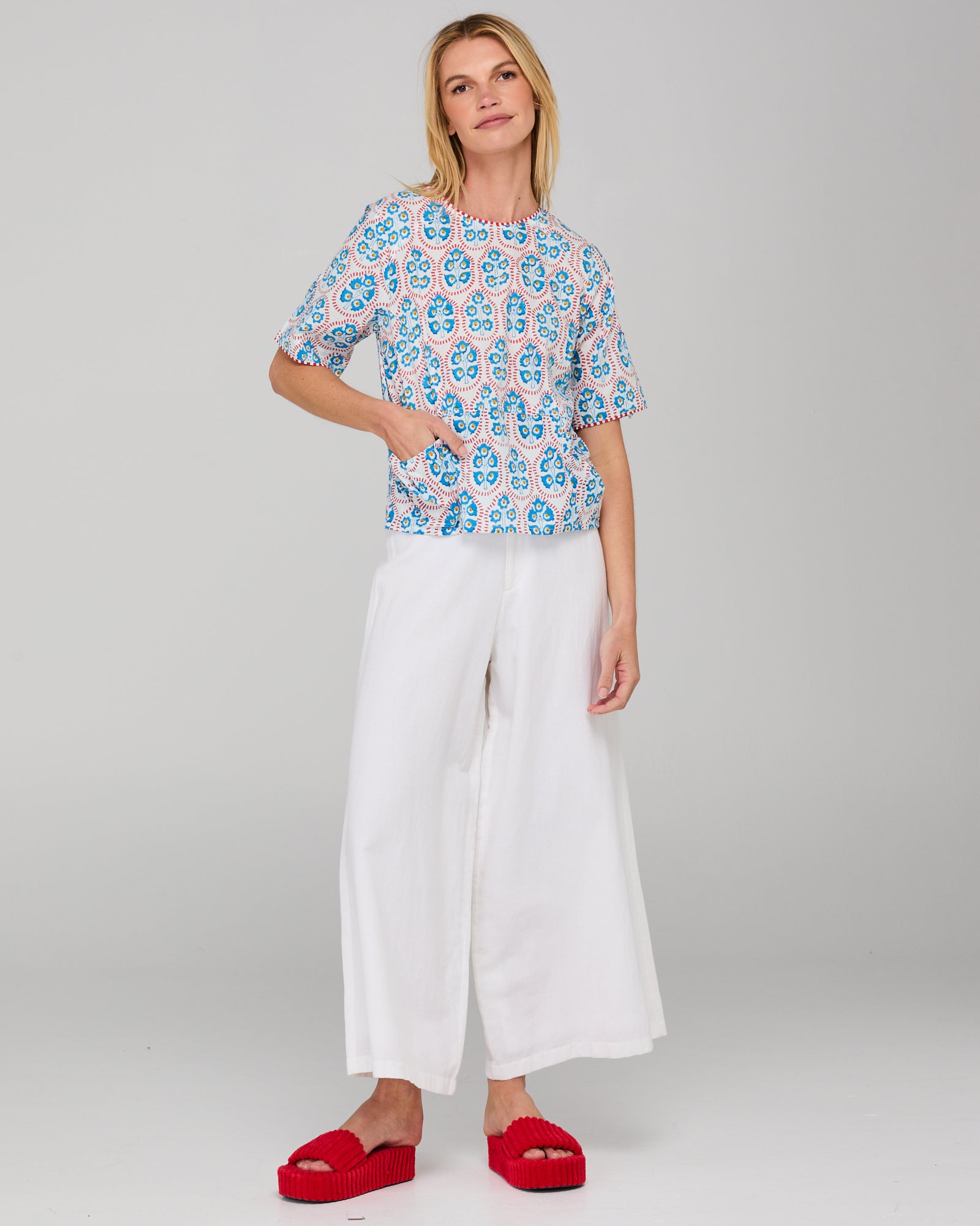 Guru Top - Emilia White