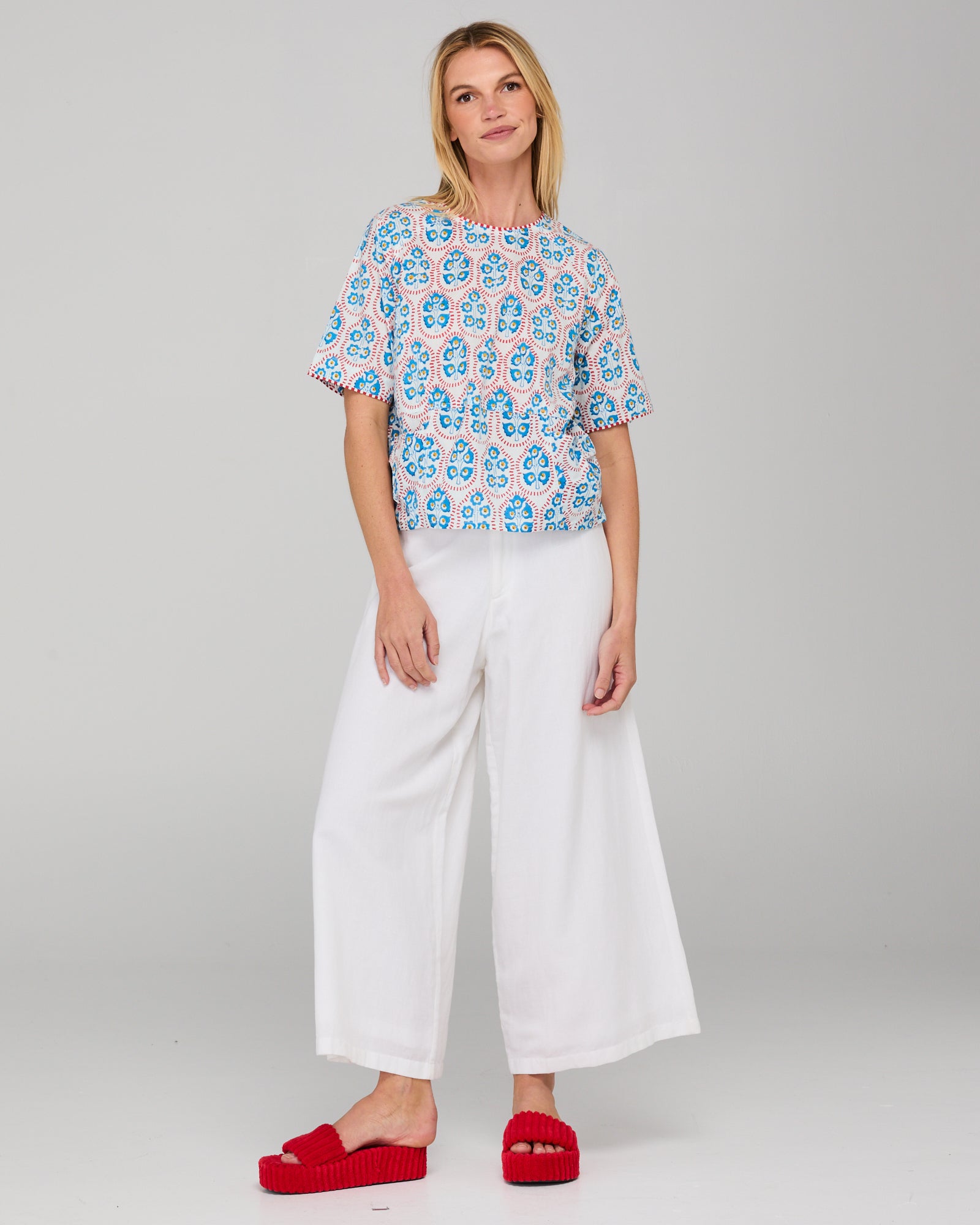 Guru Top - Emilia White