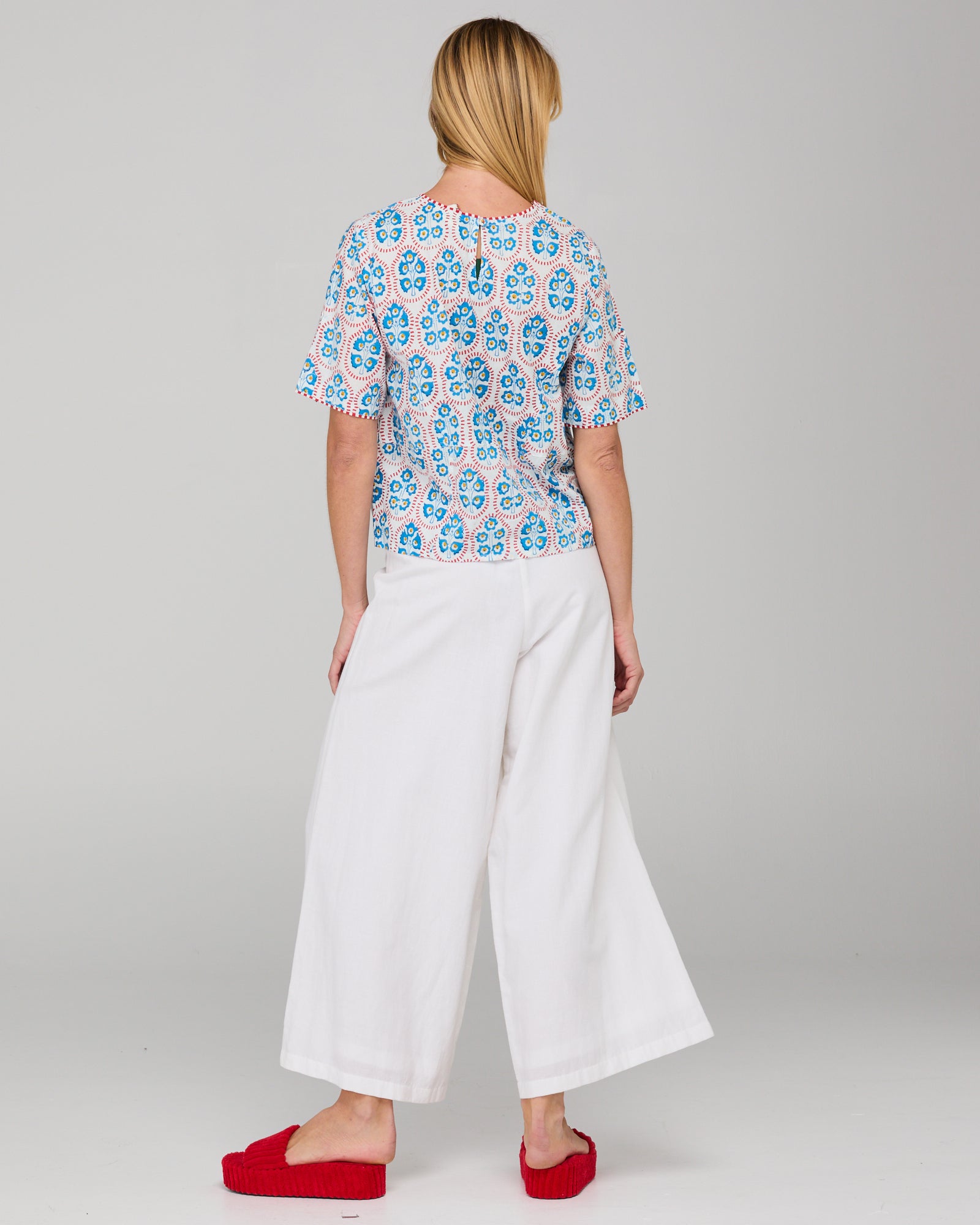 Guru Top - Emilia White